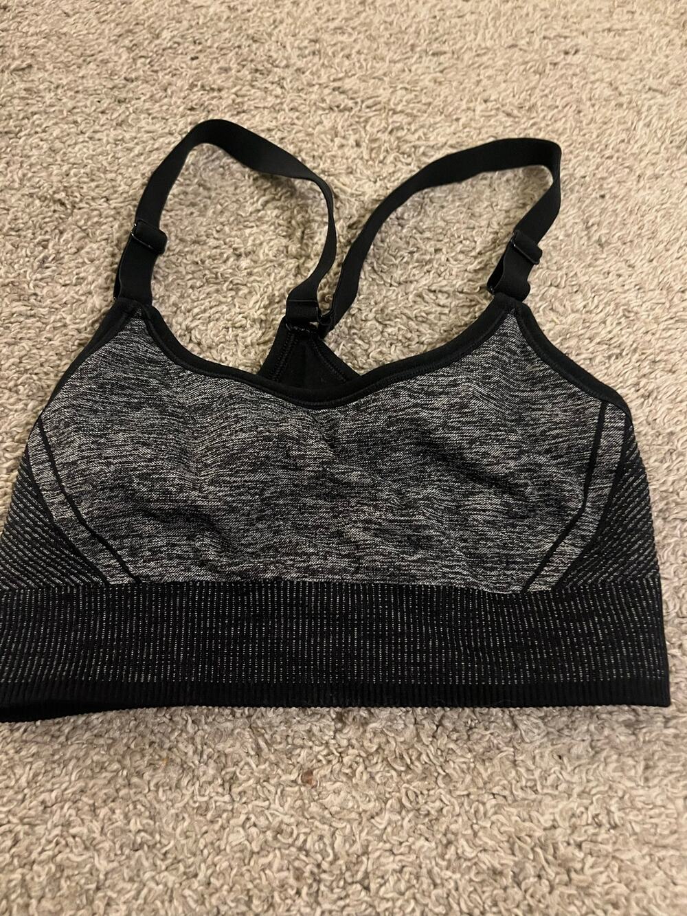 All In Motion Seamless Sports Bra – Gray/Black – Size Small 🖤🏃🏼‍♀️